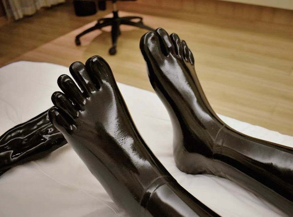 KAMASSTUDIO LATEX SOCKS