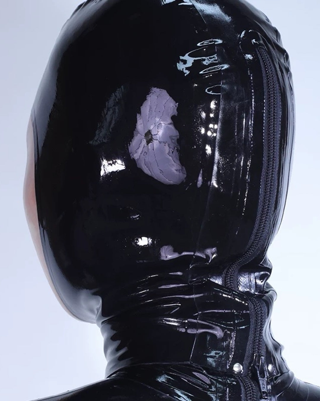 KAMASSTUDIO TWO TONE LATEX HOOD