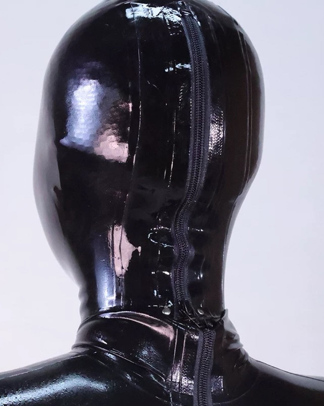 KAMASSTUDIO OPEN SENSE LATEX HOOD