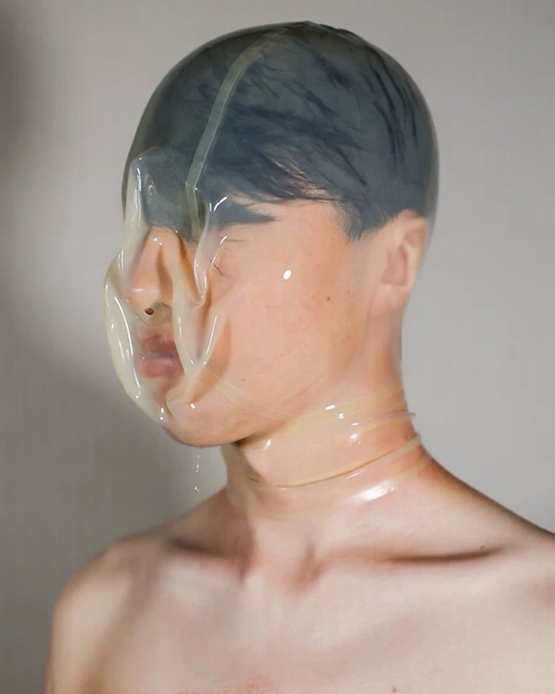 KAMASSTUDIO TRANSPARENT LATEX HOOD